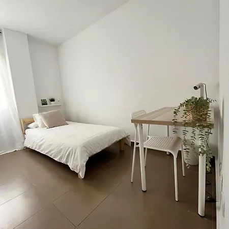 Apartment Prime Location - Stylish With Free Wifi, Free Parking, Steps From The Historic Center