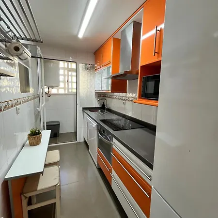 Prime Location - Stylish With Free Wifi, Free Parking, Steps From The Historic Center Apartment Malaga