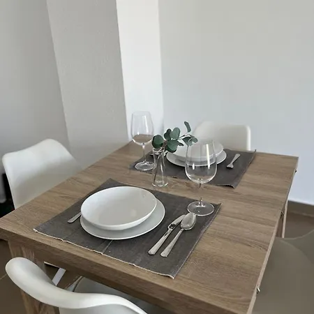 Apartment Prime Location - Stylish With Free Wifi, Free Parking, Steps From The Historic Center *