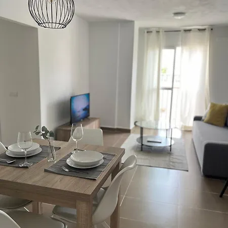 Apartment Prime Location - Stylish With Free Wifi, Free Parking, Steps From The Historic Center Malaga