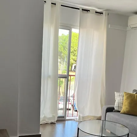 Prime Location - Stylish With Free Wifi, Free Parking, Steps From The Historic Center * Malaga