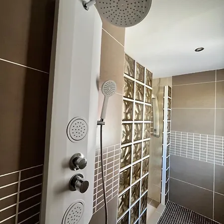 Prime Location - Stylish With Free Wifi, Free Parking, Steps From The Historic Center * Malaga