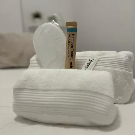 Prime Location - Stylish With Free Wifi, Free Parking, Steps From The Historic Center Apartment