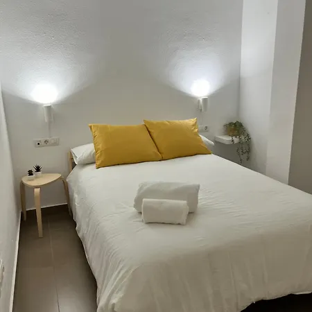 Prime Location - Stylish With Free Wifi, Free Parking, Steps From The Historic Center Apartment Malaga