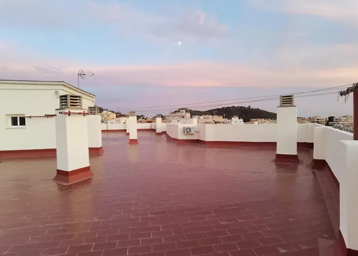 3 Hab - Parking Gratis - A Un Paso Del Centro - Ideal Escapada * Малага