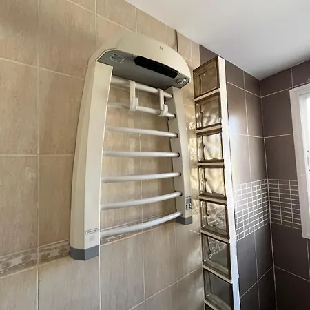 Prime Location - Stylish With Free Wifi, Free Parking, Steps From The Historic Center